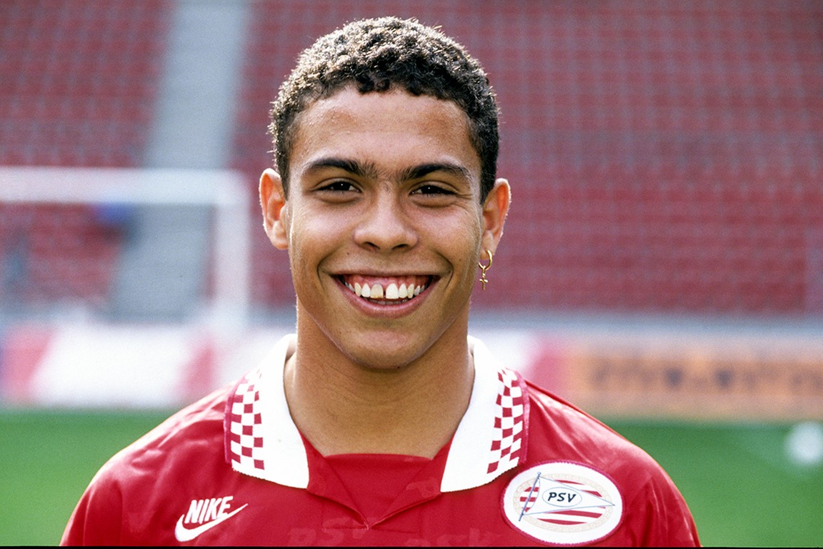 Zo ontstond het fenomeen Ronaldo: snelste benen op aarde betoveren  Eindhoven - Voetbal International