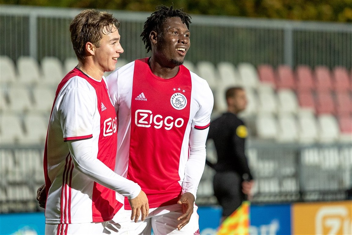 Kwelling component Arrangement Ten Hag gooit opstelling Ajax om voor bekerduel met Spakenburg - Voetbal  International