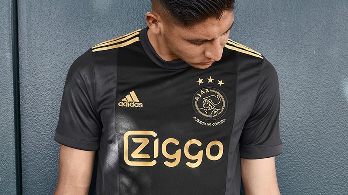 Kiezelsteen Souvenir verbanning Europees shirt Ajax eerbetoon aan het glorieuze verleden - Voetbal  International
