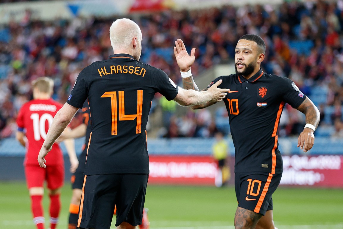 Oranje op bij teleurstellend Nederlands elftal Voetbal International