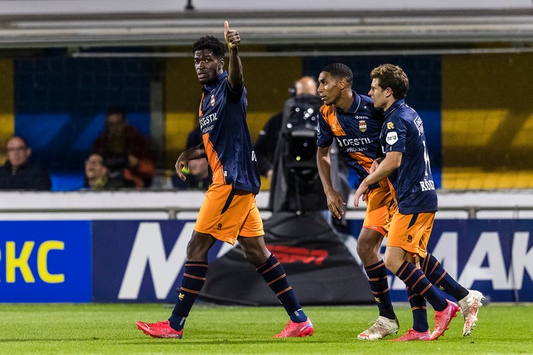 middernacht hop zeevruchten Willem II wint Brabants onderonsje en meldt zich in de top van de Eredivisie  - Voetbal International